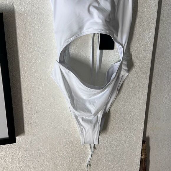 Meyeeka Size Small White womens One piece swimsuit NWT - Picture 3 of 5